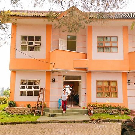 Villa Bukit Indah Brastagi / Берастаги Экстерьер фото